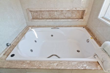 Casa à venda com 290m², 4 quartos e 3 vagas Casa à venda com 290m², 4 quartos e 3 vagasBanheiro da Suíte