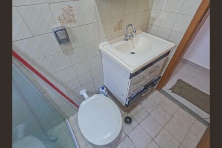 Casa de condomínio para alugar com 64m², 2 quartos e 1 vaga Casa de condomínio para alugar com 64m², 2 quartos e 1 vagaBanheiro