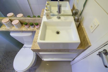 Apartamento para alugar com 57m², 2 quartos e 1 vaga Apartamento para alugar com 57m², 2 quartos e 1 vagaBanheiro