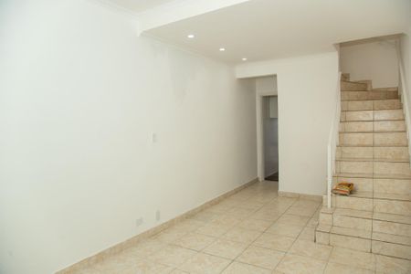 Casa para alugar com 195m², 4 quartos e 1 vaga Casa para alugar com 195m², 4 quartos e 1 vagaSala