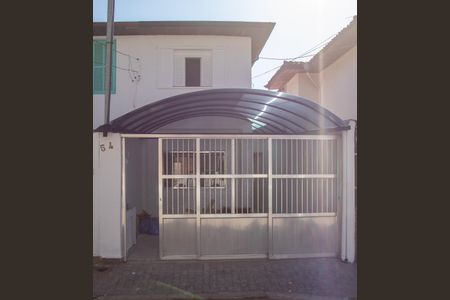 Casa para alugar com 195m², 4 quartos e 1 vaga Casa para alugar com 195m², 4 quartos e 1 vagaFachada
