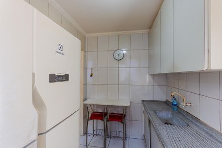 Apartamento à venda com 49m², 2 quartos e 1 vaga Apartamento à venda com 49m², 2 quartos e 1 vagaCozinha e Área de Serviço