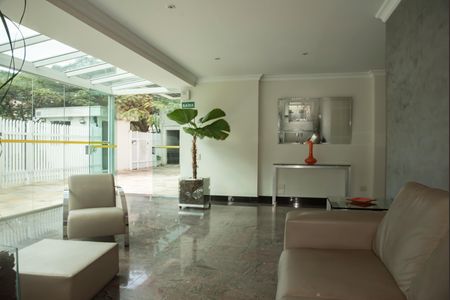 Apartamento à venda com 75m², 2 quartos e 2 vagasHall social