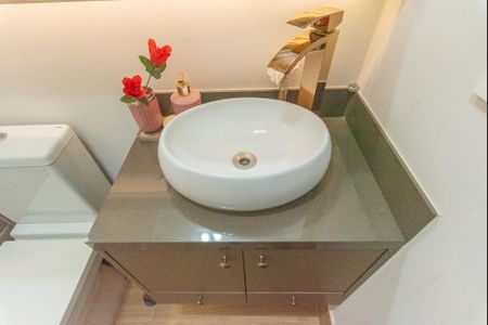 Apartamento à venda com 75m², 2 quartos e 2 vagas Apartamento à venda com 75m², 2 quartos e 2 vagasBanheiro da Suíte 2