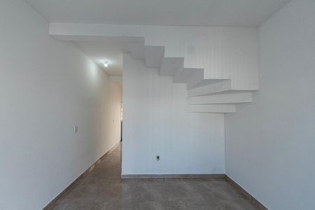 Casa para alugar com 72m², 2 quartos e 1 vaga Casa para alugar com 72m², 2 quartos e 1 vagaSala