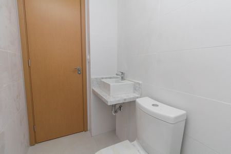 Apartamento à venda com 81m², 2 quartos e 2 vagas Apartamento à venda com 81m², 2 quartos e 2 vagasBanheiro Suíte 1