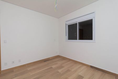 Apartamento à venda com 81m², 2 quartos e 2 vagasQuarto 2