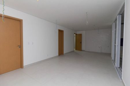 Apartamento à venda com 81m², 2 quartos e 2 vagasSala e Cozinha
