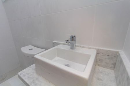 Apartamento à venda com 81m², 2 quartos e 2 vagasBanheiro 1