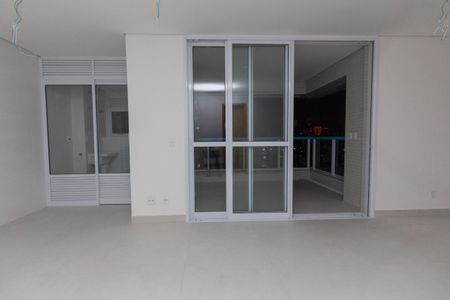 Apartamento à venda com 81m², 2 quartos e 2 vagasSala e Cozinha