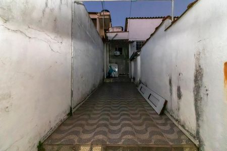 Casa à venda com 299m², 3 quartos e 1 vaga Casa à venda com 299m², 3 quartos e 1 vagaCorredor Lateral - Casa 4