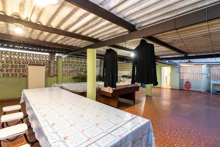 Casa à venda com 299m², 3 quartos e 1 vaga Casa à venda com 299m², 3 quartos e 1 vagaCobertura