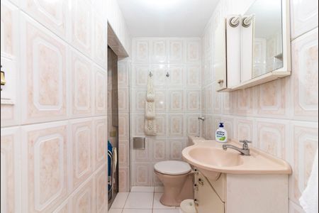 Casa à venda com 299m², 3 quartos e 1 vaga Casa à venda com 299m², 3 quartos e 1 vagaBanheiro de Serviço