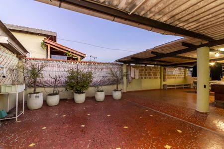 Casa à venda com 299m², 3 quartos e 1 vaga Casa à venda com 299m², 3 quartos e 1 vagaCobertura