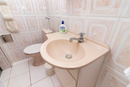 Casa à venda com 299m², 3 quartos e 1 vaga Casa à venda com 299m², 3 quartos e 1 vagaBanheiro de Serviço