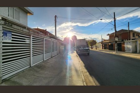 Casa para alugar com 96m², 3 quartos e 2 vagas Casa para alugar com 96m², 3 quartos e 2 vagasVista da Rua