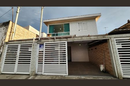 Casa para alugar com 96m², 3 quartos e 2 vagas Casa para alugar com 96m², 3 quartos e 2 vagasFachada
