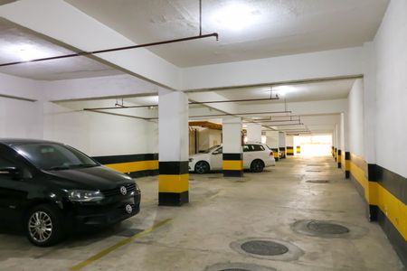 Apartamento à venda com 205m², 3 quartos e 3 vagas Apartamento à venda com 205m², 3 quartos e 3 vagasGaragem