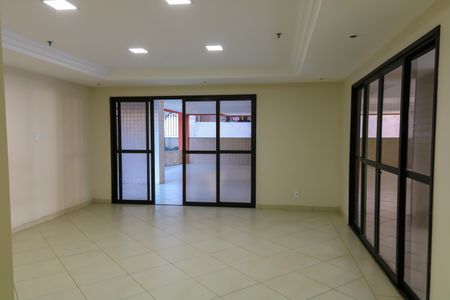 Apartamento à venda com 205m², 3 quartos e 3 vagas Apartamento à venda com 205m², 3 quartos e 3 vagasÁrea comum