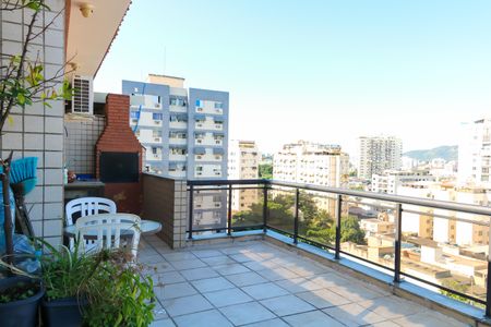 Apartamento à venda com 205m², 3 quartos e 3 vagas Apartamento à venda com 205m², 3 quartos e 3 vagasChurrasqueira da Cobertura