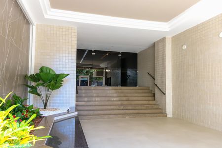 Apartamento à venda com 205m², 3 quartos e 3 vagas Apartamento à venda com 205m², 3 quartos e 3 vagasPortaria