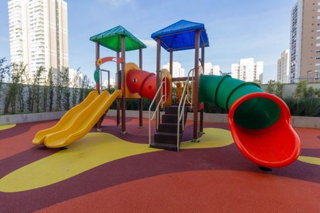 Apartamento para alugar com 125m², 3 quartos e 2 vagasÁrea comum - Playground