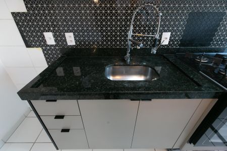 Apartamento à venda com 41m², 2 quartos e 1 vagaCozinha - Pia