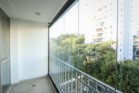 Apartamento à venda com 90m², 3 quartos e 1 vaga Apartamento à venda com 90m², 3 quartos e 1 vagaVaranda