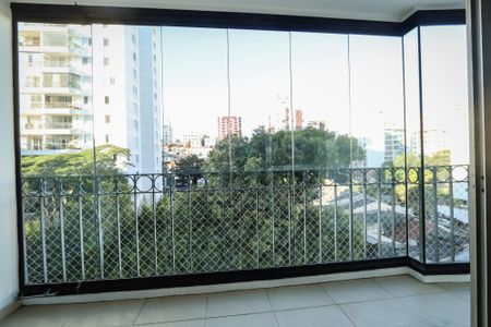 Apartamento à venda com 90m², 3 quartos e 1 vaga Apartamento à venda com 90m², 3 quartos e 1 vagaVaranda