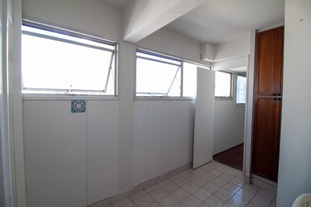 Apartamento à venda com 96m², 2 quartos e 1 vagaÁrea de Serviço