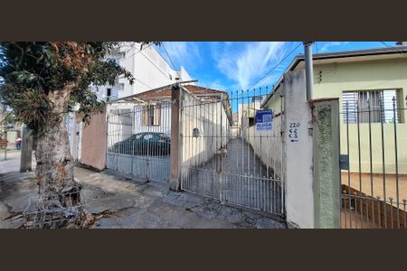 Casa para alugar com 50m², 1 quarto e 2 vagasFachada