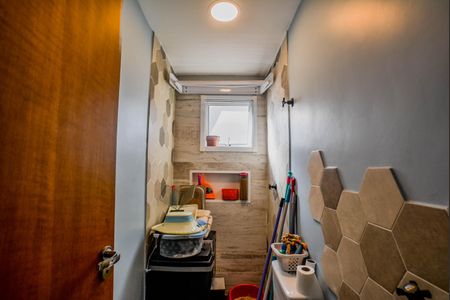 Apartamento à venda com 50m², 2 quartos e 1 vaga Apartamento à venda com 50m², 2 quartos e 1 vagaBanheiro Corredor
