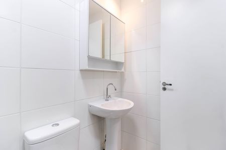 Apartamento à venda com 42m², 2 quartos e sem vaga Apartamento à venda com 42m², 2 quartos e sem vagaBanheiro Social
