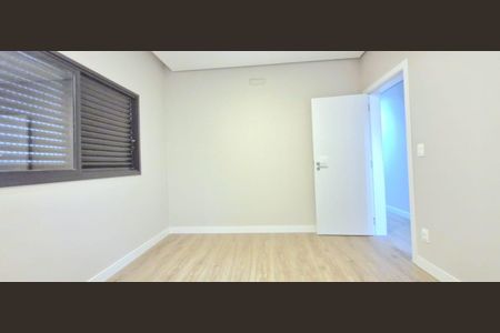 Casa de condomínio à venda com 246m², 4 quartos e 2 vagasSuíte 1