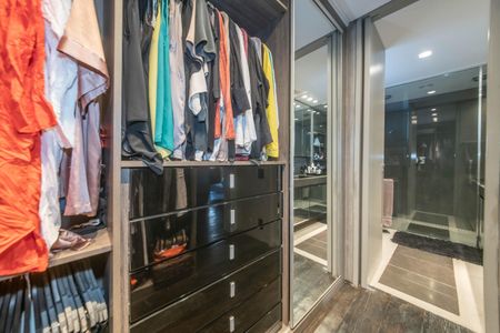 Apartamento à venda com 248m², 3 quartos e 5 vagasSuíte 2 - Closet Senhora