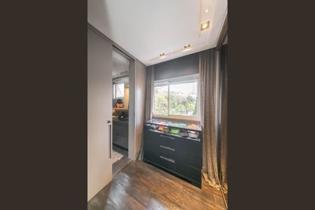 Apartamento à venda com 248m², 3 quartos e 5 vagasSuíte 2 - Closet Senhor