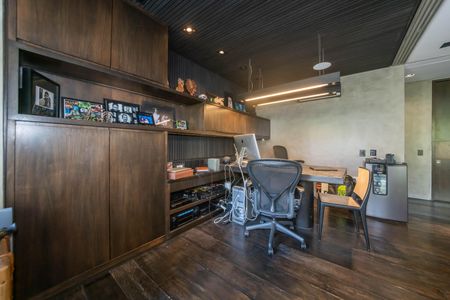 Apartamento à venda com 248m², 3 quartos e 5 vagasEscritório