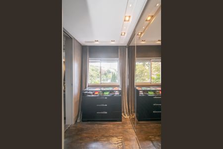 Apartamento à venda com 248m², 3 quartos e 5 vagasSuíte 2 - Closet Senhor