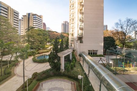 Apartamento à venda com 248m², 3 quartos e 5 vagasSuíte 2 - Varanda - Vista