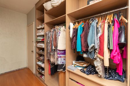 Casa à venda com 324m², 3 quartos e 2 vagasCloset da Suíte