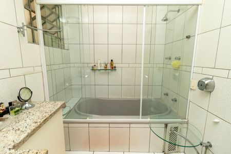 Casa à venda com 324m², 3 quartos e 2 vagasBanheiro da Suíte