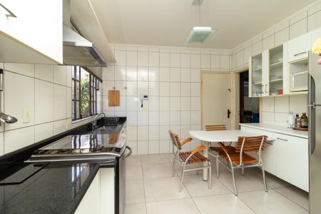 Casa à venda com 324m², 3 quartos e 2 vagasCozinha