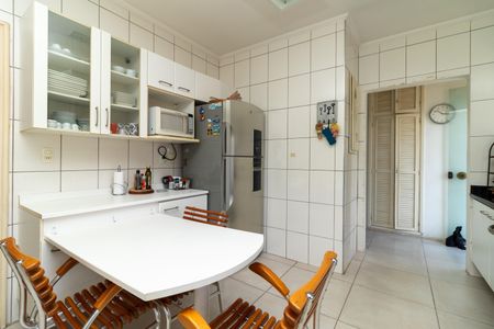 Casa à venda com 324m², 3 quartos e 2 vagasCozinha