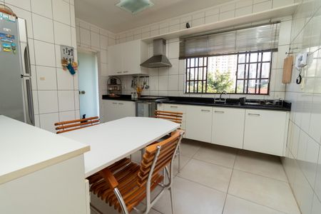 Casa à venda com 324m², 3 quartos e 2 vagasCozinha
