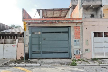 Casa à venda com 80m², 2 quartos e 1 vaga Casa à venda com 80m², 2 quartos e 1 vagaFachada