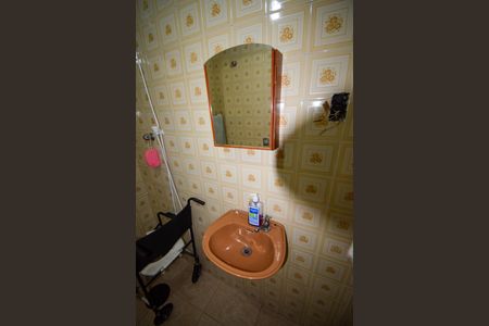 Casa à venda com 104m², 2 quartos e 2 vagasBanheiro 1