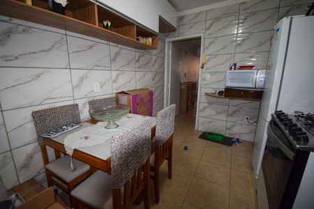 Casa à venda com 104m², 2 quartos e 2 vagasCozinha