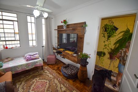 Casa à venda com 104m², 2 quartos e 2 vagasSala