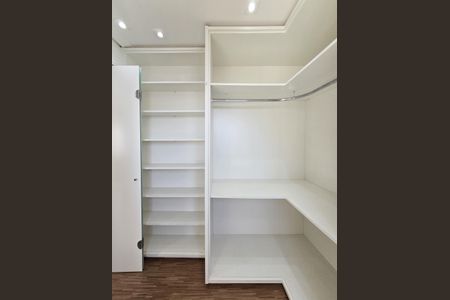 Apartamento para alugar com 107m², 2 quartos e 2 vagasCloset