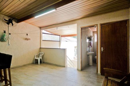 Casa à venda com 157m², 3 quartos e 2 vagasÁrea externa